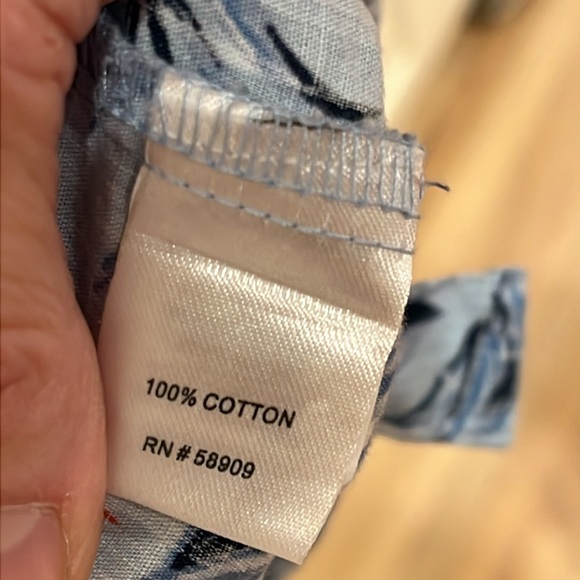 2/$15 Cute light and dark blue all cotton short sleeve aloha shirt in size 2/3 - Picture 4 of 4